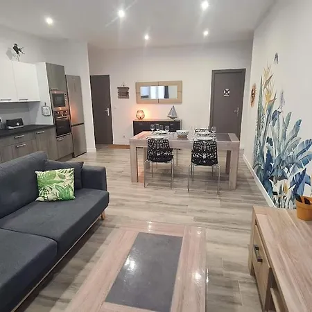 Apartment Castellane : T2 Spacieux - Vue Port - Wifi Port Vendres