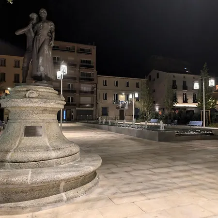 Apartment Castellane : T2 Spacieux - Vue Port - Wifi Port Vendres