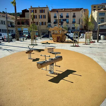 Apartment Castellane : T2 Spacieux - Vue Port - Wifi Port Vendres