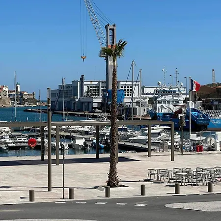 Apartment Castellane : T2 Spacieux - Vue Port - Wifi Port Vendres