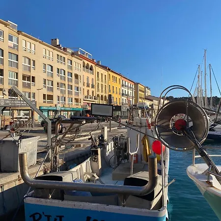 Apartment Castellane : T2 Spacieux - Vue Port - Wifi *