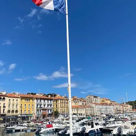 Castellane : T2 Spacieux - Vue - Wifi Port Vendres