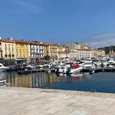 Castellane : T2 Spacieux - Vue Port - Wifi Apartment *