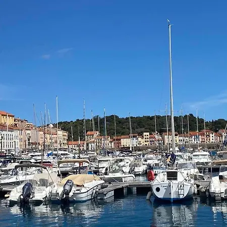 Apartment Castellane : T2 Spacieux - Vue Port - Wifi Port Vendres